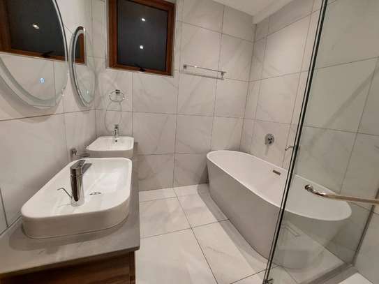 3 Bed Apartment with En Suite at Nairobi image 10
