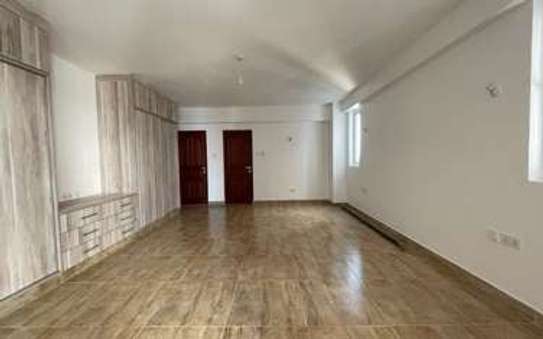 3 Bed Apartment with En Suite in General Mathenge image 18