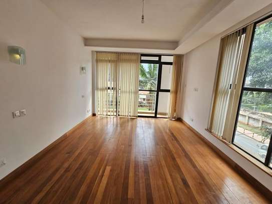 4 Bed Apartment with En Suite in Westlands Area image 20