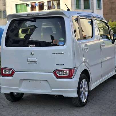 Suzuki wangon R image 10
