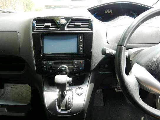 HYBRID NISSAN SERENA (MKOPO ACCEPTED image 10