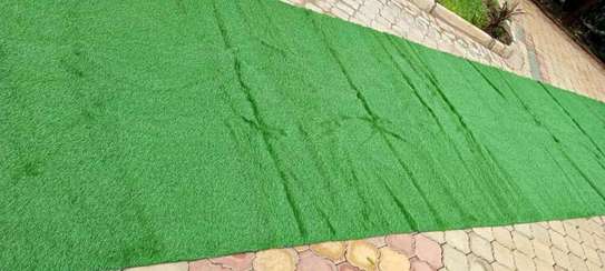 Artificial Grass Carpet Perfectly Right doe Decor image 1