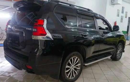 Toyota land Cruiser Prado TZ-G Black 4wd 2018 image 10