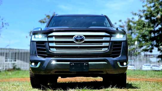 2021 Toyota land cruiser Sahara ZX image 10