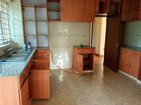 4 Bed House with En Suite in Runda image 1