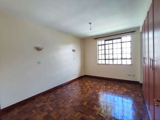 3 Bed Apartment with En Suite in Valley Arcade image 9