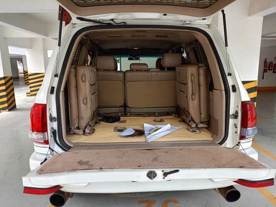 TOYOTA LAND CRUISER VX image 8