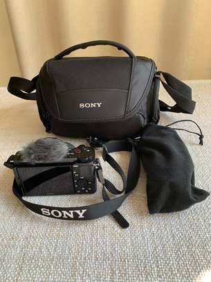 Sony ZV-E10 Full Mirrorless Camera Vlogging Kit image 11