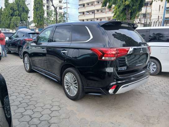 Mitsubishi outlander PHEV Black image 5