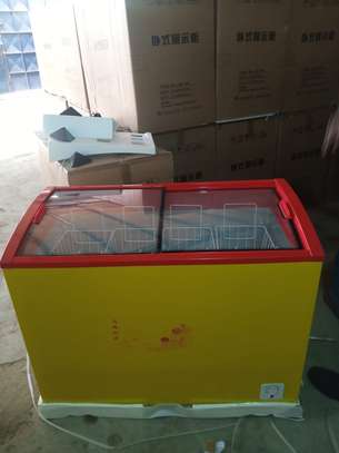 ICECOOL GLASSTOP CHEST FREEZER SC-239 image 2