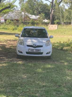Toyota vitz image 1