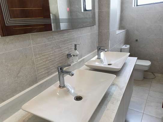 4 Bed Apartment with En Suite at Kileleshwa image 4