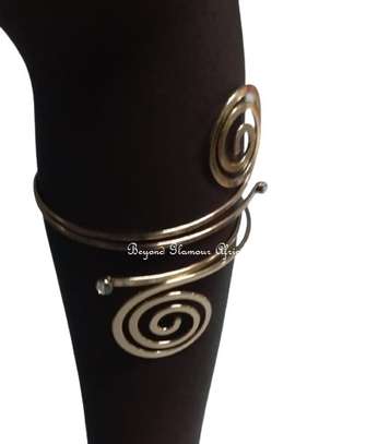 Womens Gold Spiral Armlet with earrings image 1