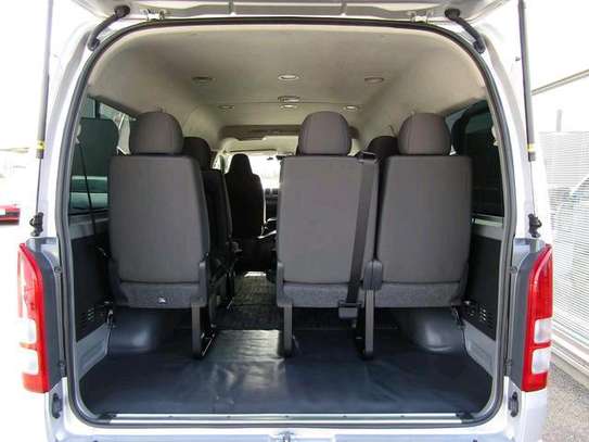 TOYOTA HIACE AUTO DIESEL NEW IMPORT. image 3