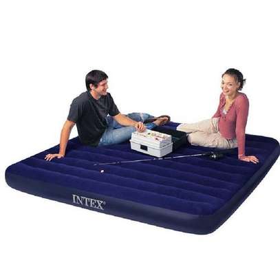 Intex Dura-Beam Standard Airbed 3*6 with electric pump image 2