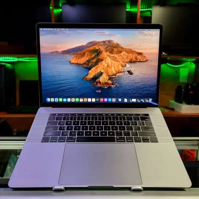 MacBook Pro 15 Core i7 2018 Model A1990 4GB Radeon graphics image 1