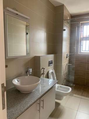 3 Bed Apartment with En Suite in Lavington image 9