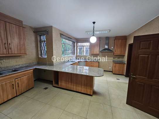 4 Bed House with En Suite in Spring Valley image 8