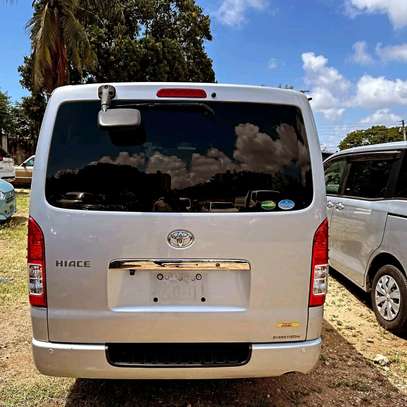 Toyota Hiace 2018 Diesel 2wd image 9