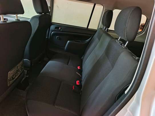 Toyota succeed TXG hybrid image 8
