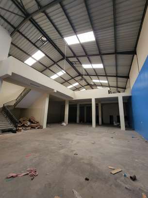 12000 ft² warehouse for rent in Juja image 11