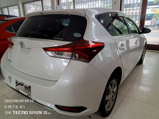Toyota auris 2016 model image 4