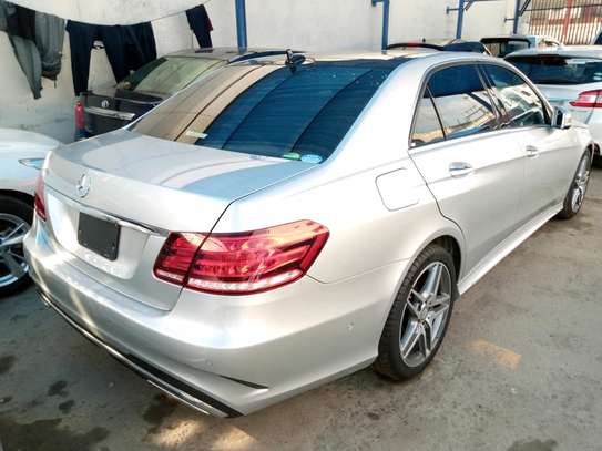 Mercedes-Benz E250 with sunroof image 7