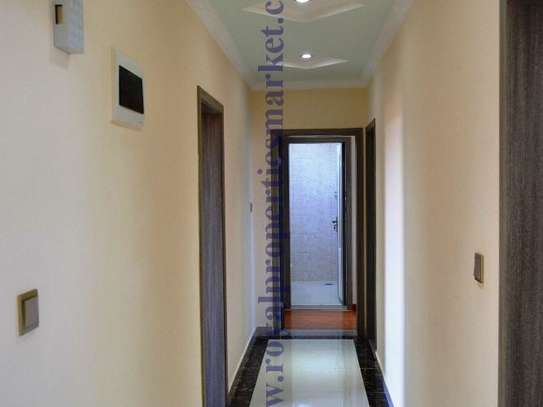 3 Bed Apartment with En Suite in Kilimani image 5