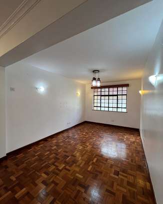 5 Bed Townhouse with En Suite in Kileleshwa image 9