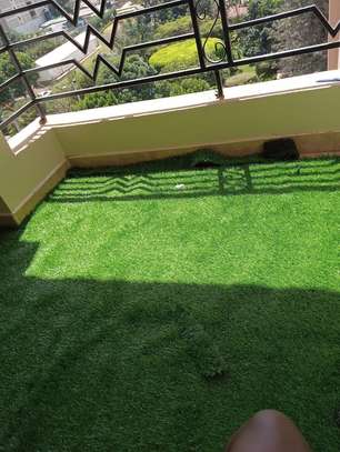experience our luxurious grass carpet image 3