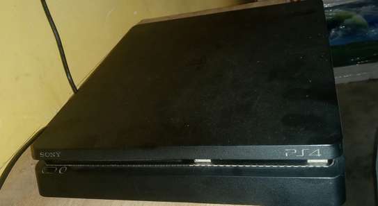 PlayStation 4 console image 3