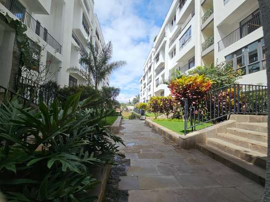 Serviced 2 Bed Apartment with En Suite in Spring Valley image 13