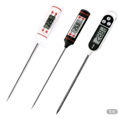 Digital Thermometer image 4