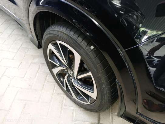 Honda vezel RS black image 3