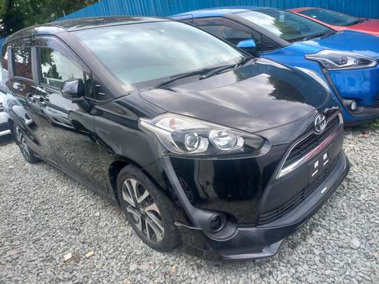 TOYOTA SIENTA NEW IMPORT. image 4