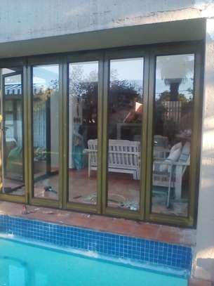 House window glass repair and replacement Nairobi image 3