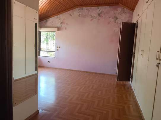 6 Bed House with Staff Quarters in Runda image 13