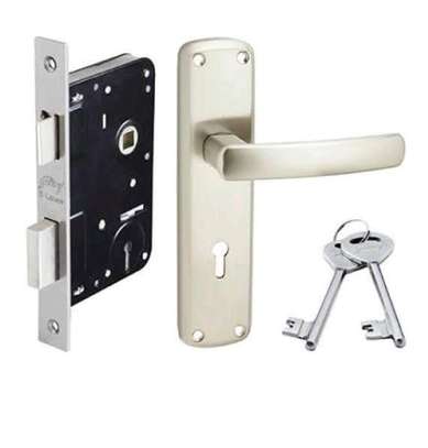 Locks installation image 3