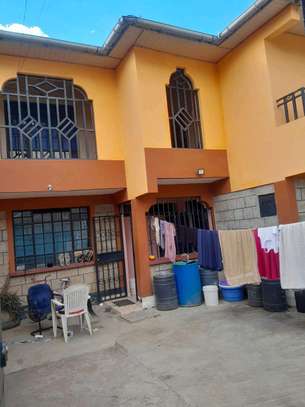 6 bedroom house image 3