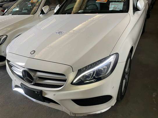 Mercedes Benz C200 AmG 2016 white S image 5