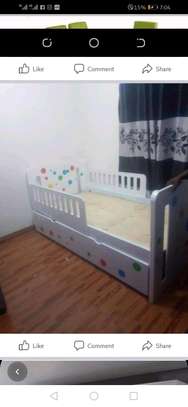 Baby cot/crib image 3