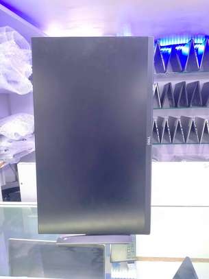 Dell 24inch edge to edge monitor image 3
