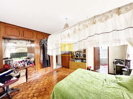 4 Bed Apartment  in Riverside image 18
