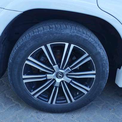 Lexus LX570 Facelifted to LX600 2017 image 6