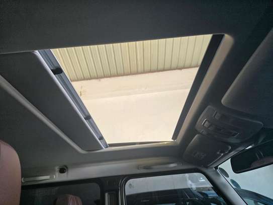 Mercedes Benz G350d image 2