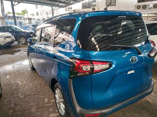 Toyota Sienta hybrid blue on sale image 1