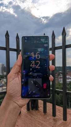 Sharp Aquos R6 image 2