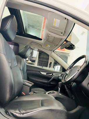Nissan Xtrail With Sunroof image 4
