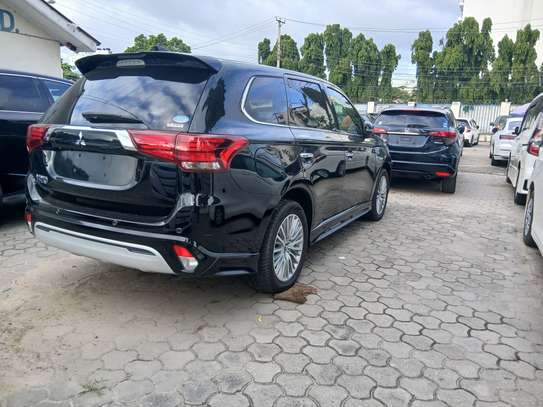 Mitsubishi outlander PHEV Black image 7