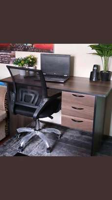 1.2 mtrs office desk plus low back recliner mesh chair image 2